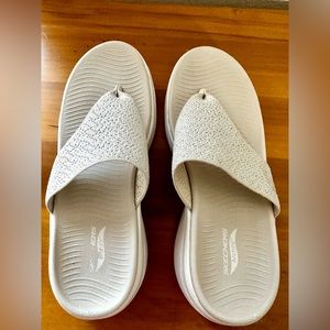 Women’s Skechers Go Walk Arch Fit Sandal